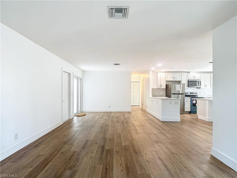 375 Carnaby Ct. 54 – #224079950 - Royal Arms Villas