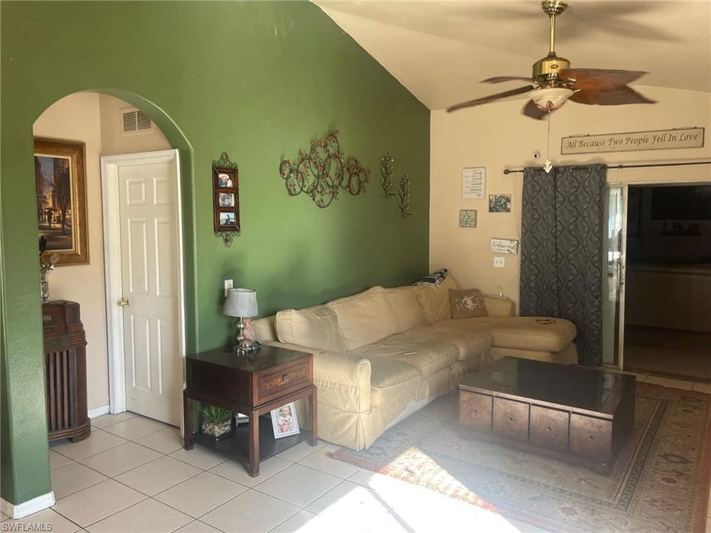 3129 Woodside Ave. – #224095476 - Hallendale