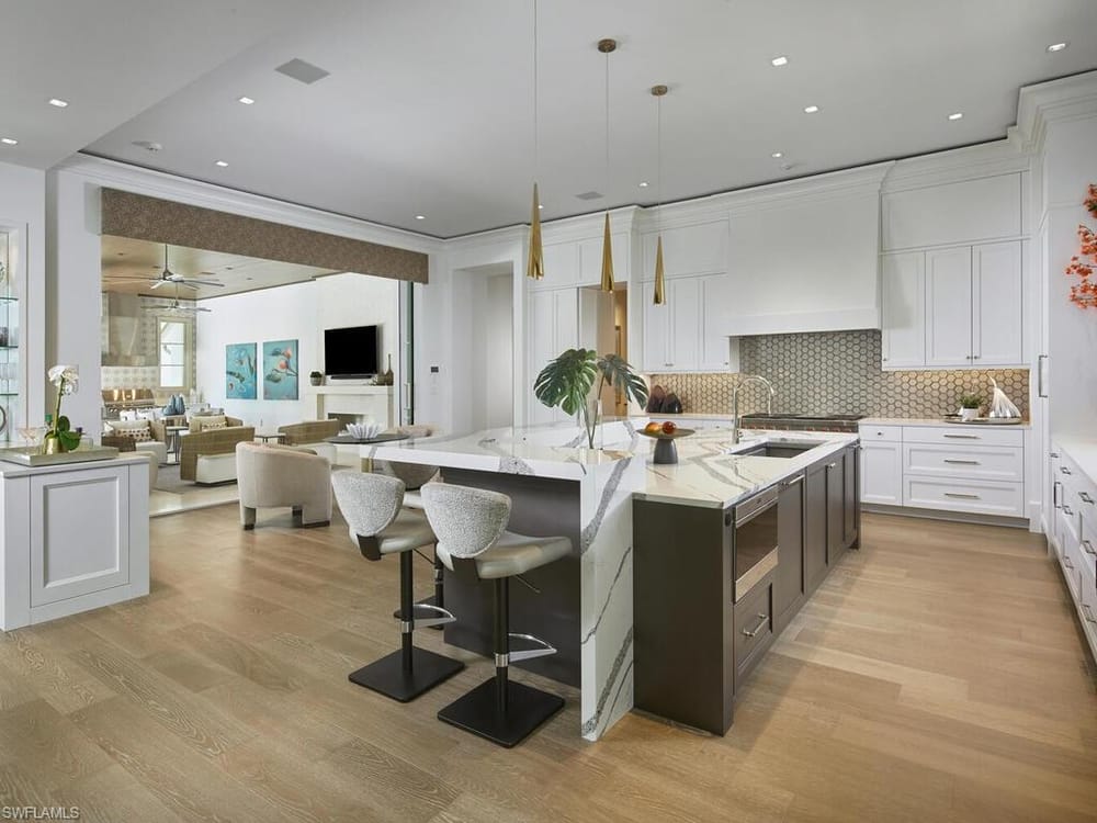 2075 Gordon Dr. E – #225020365 - Aqualane Shores