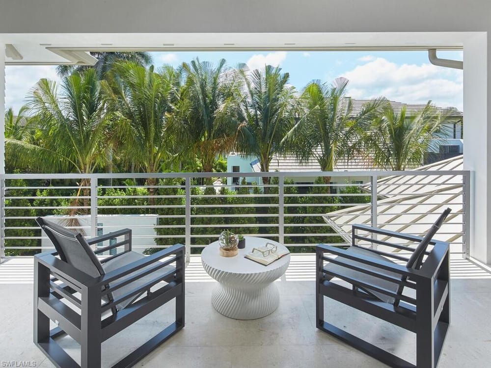 2075 Gordon Dr. E – #225020365 - Aqualane Shores
