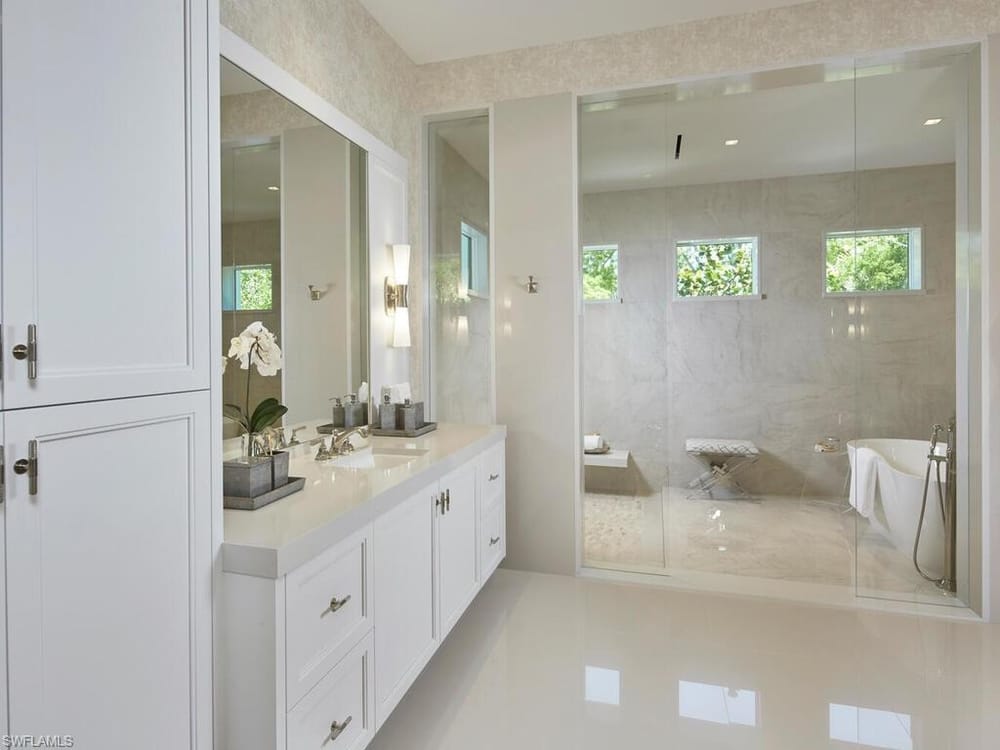 2075 Gordon Dr. E – #225020365 - Aqualane Shores