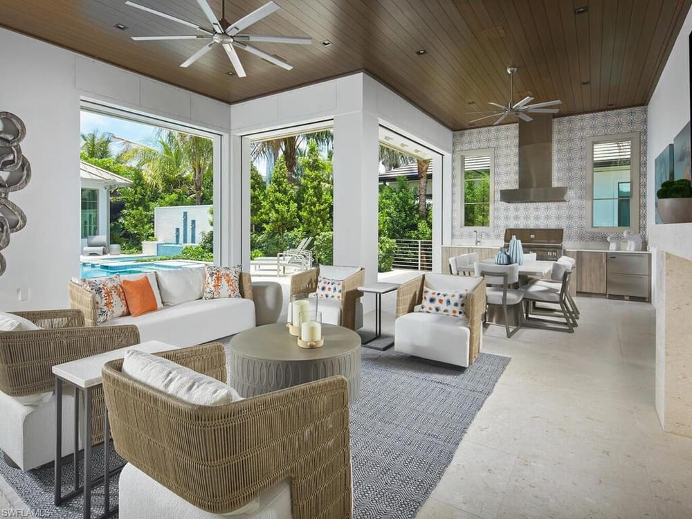 2075 Gordon Dr. E – #225020365 - Aqualane Shores