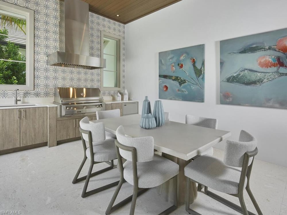 2075 Gordon Dr. E – #225020365 - Aqualane Shores