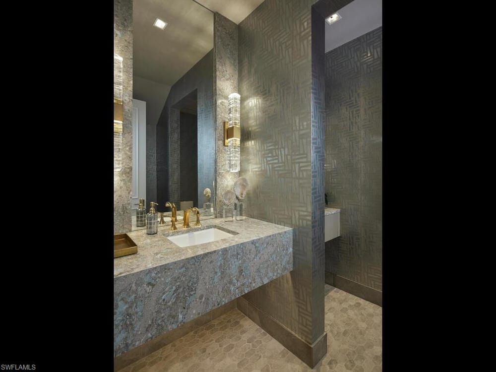2075 Gordon Dr. E – #225020365 - Aqualane Shores