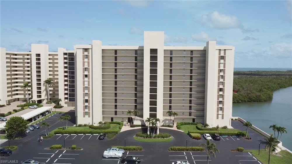 17 Bluebill Ave. 901 – #225052460 - Vanderbilt Beach