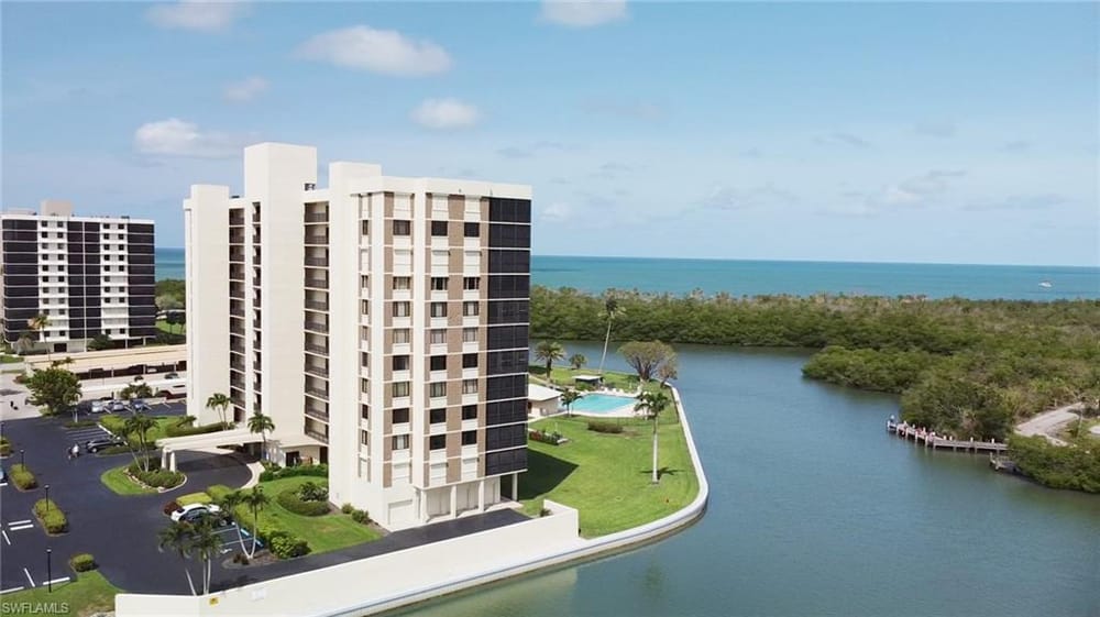 17 Bluebill Ave. 901 – #225052460 - Vanderbilt Beach