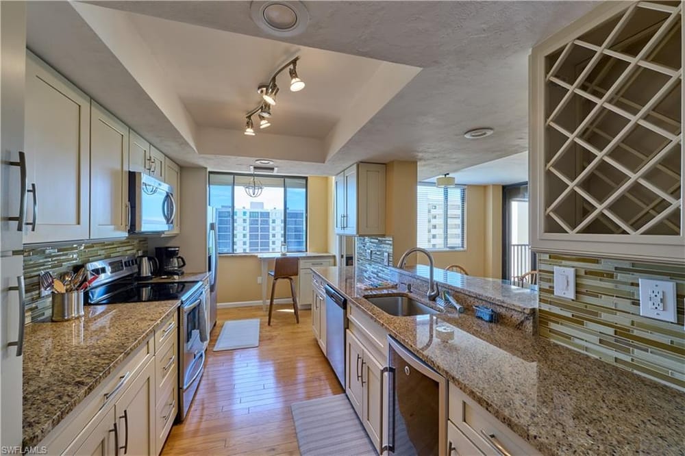 17 Bluebill Ave. 901 – #225052460 - Vanderbilt Beach
