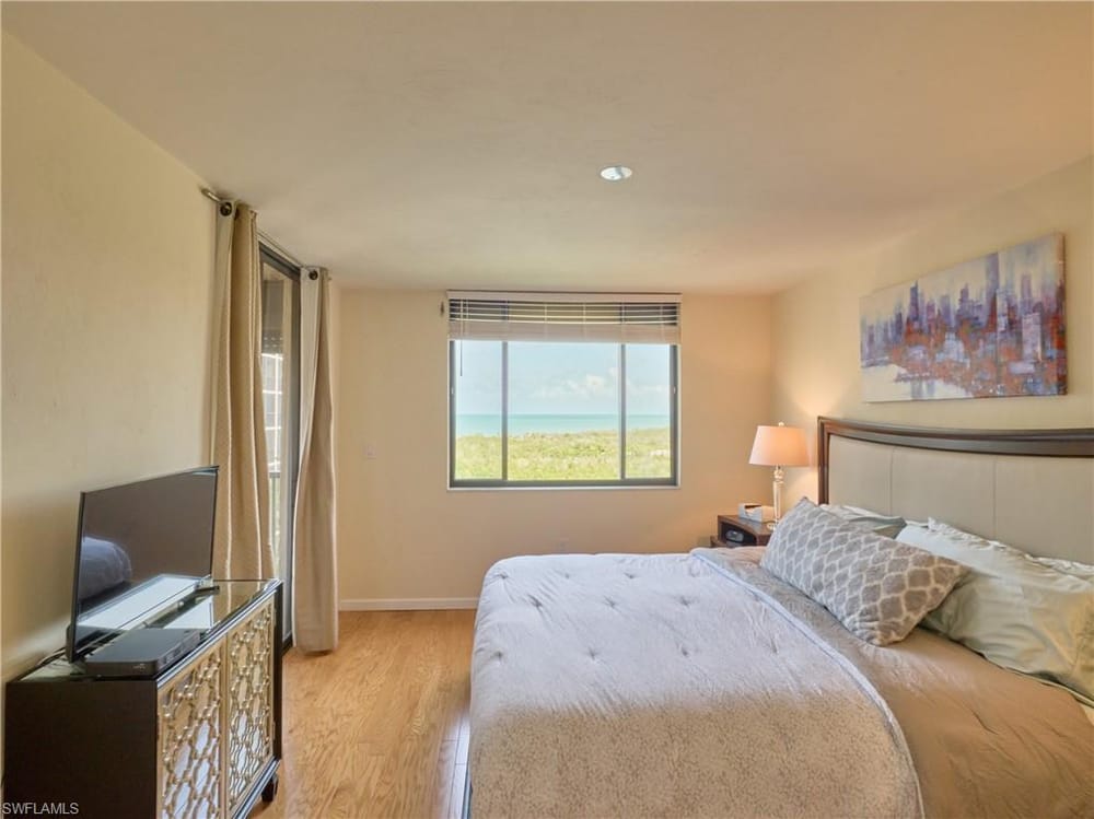17 Bluebill Ave. 901 – #225052460 - Vanderbilt Beach