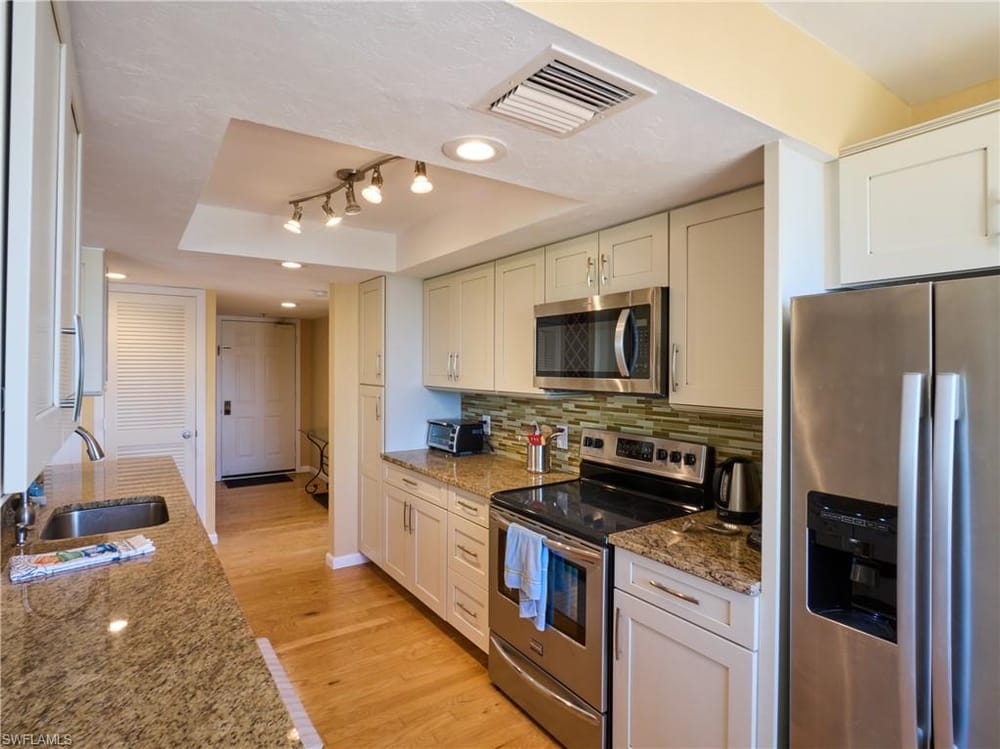 17 Bluebill Ave. 901 – #225052460 - Vanderbilt Beach