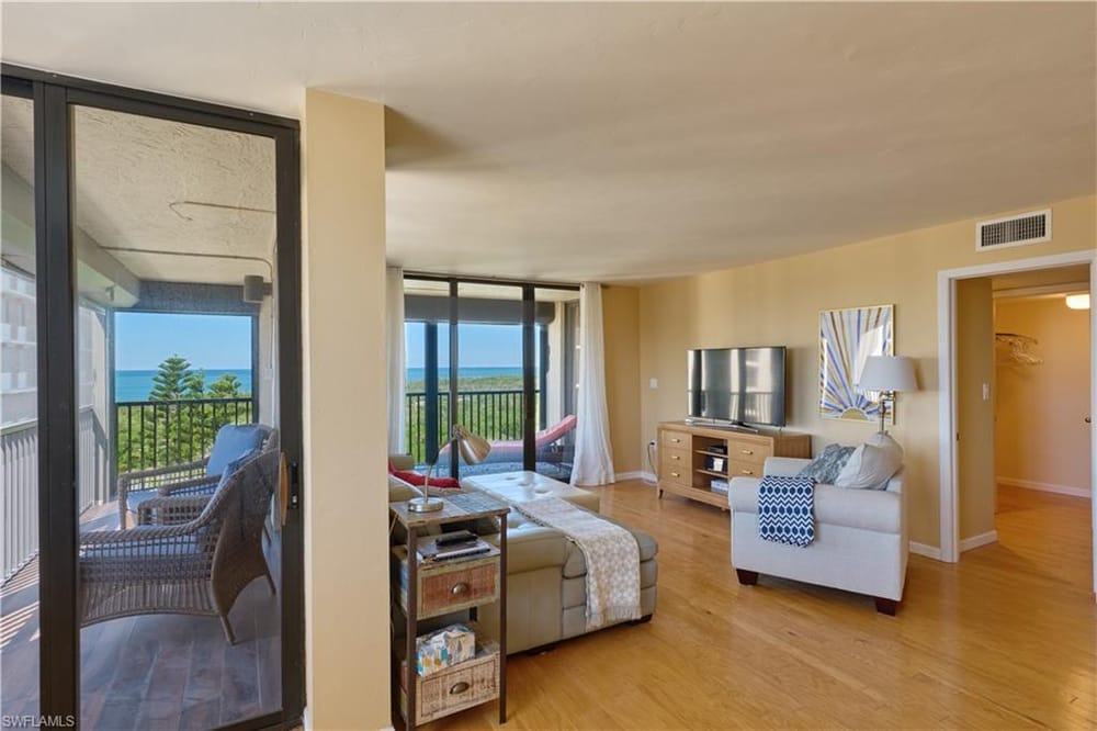 17 Bluebill Ave. 901 – #225052460 - Vanderbilt Beach