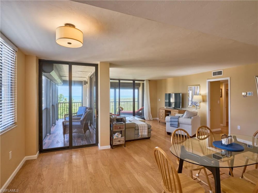 17 Bluebill Ave. 901 – #225052460 - Vanderbilt Beach