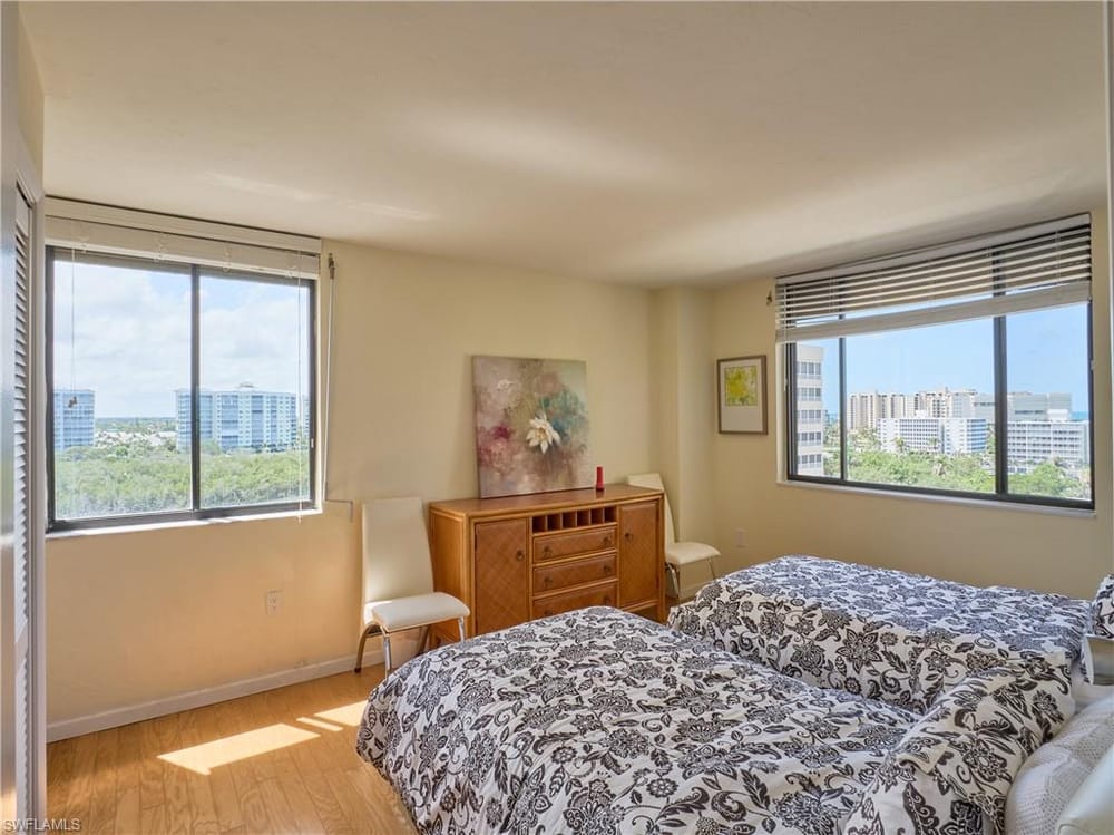 17 Bluebill Ave. 901 – #225052460 - Vanderbilt Beach