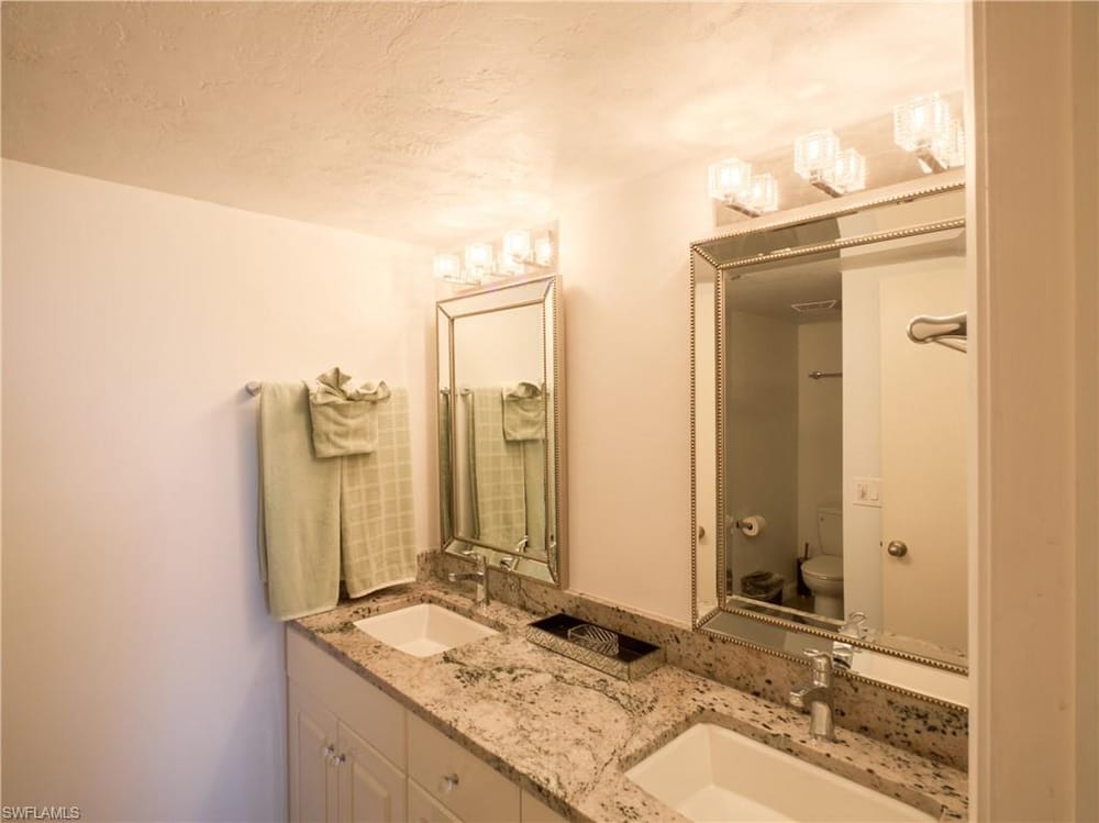 17 Bluebill Ave. 901 – #225052460 - Vanderbilt Beach