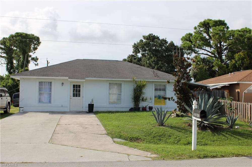 5321 Warren St. – #225067815 - Naples Manor