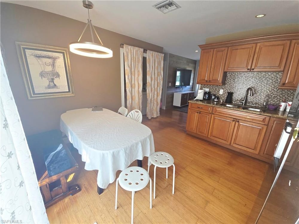 5321 Warren St. – #225067815 - Naples Manor