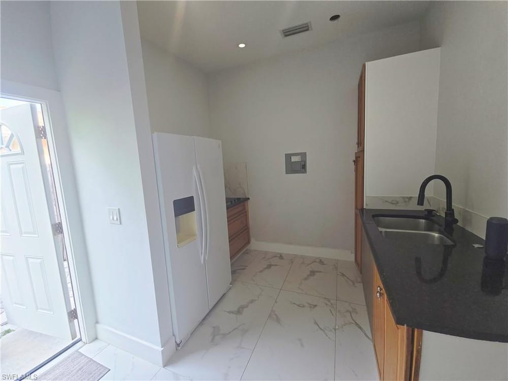 5321 Warren St. – #225067815 - Naples Manor
