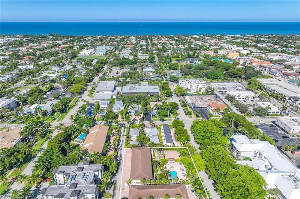 950 7th Ave. S 14 – #225067910 - Olde Naples