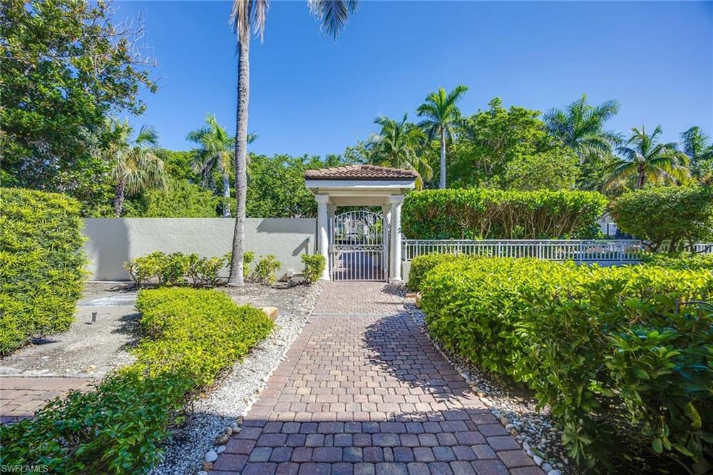 950 7th Ave. S 14 – #225067910 - Olde Naples