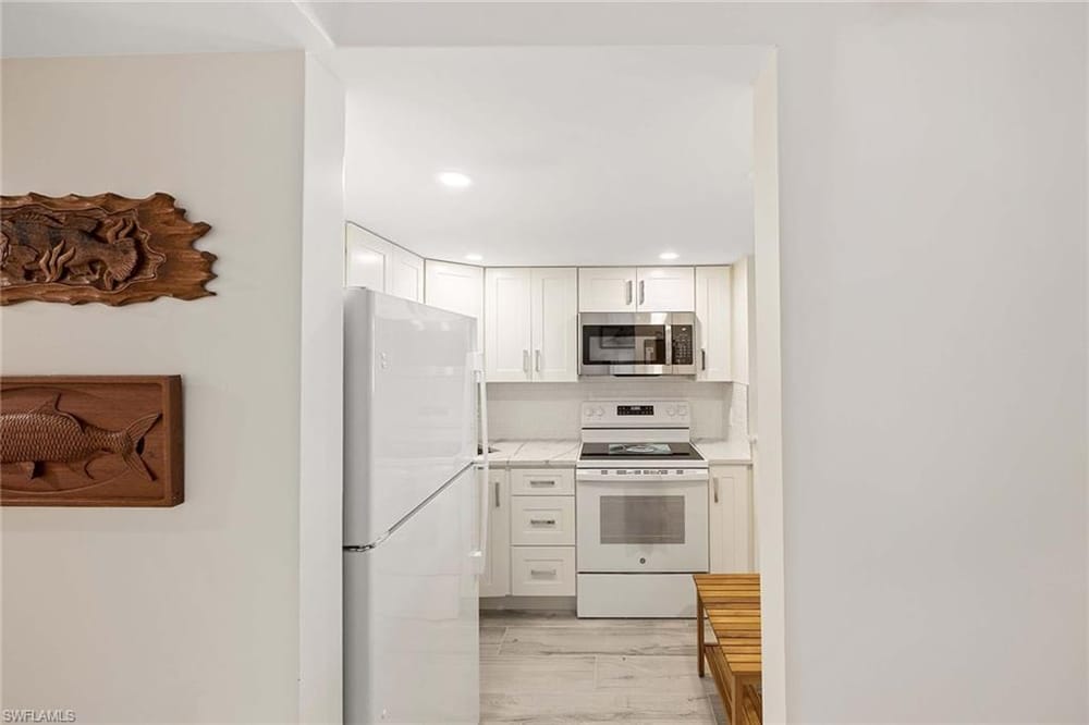 950 7th Ave. S 14 – #225067910 - Olde Naples