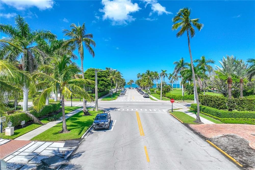 950 7th Ave. S 14 – #225067910 - Olde Naples