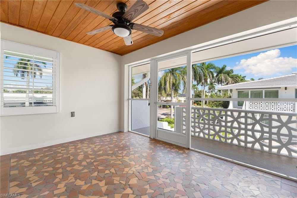 310 14th Ave. S 310b – #225076924 - Aqualane Shores