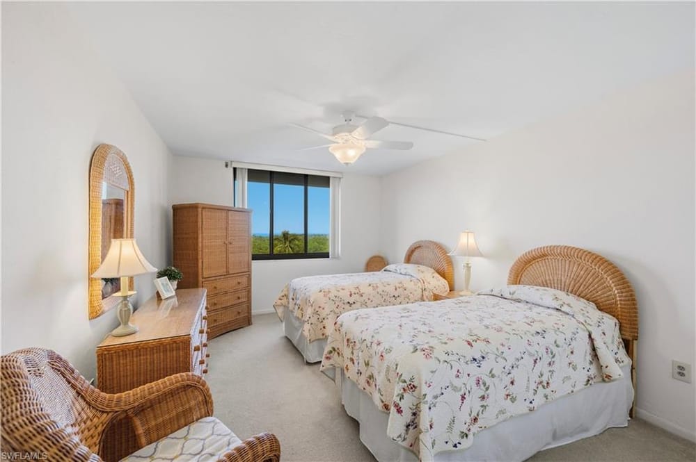 11 Bluebill Ave. 404 – #225078575 - Vanderbilt Beach