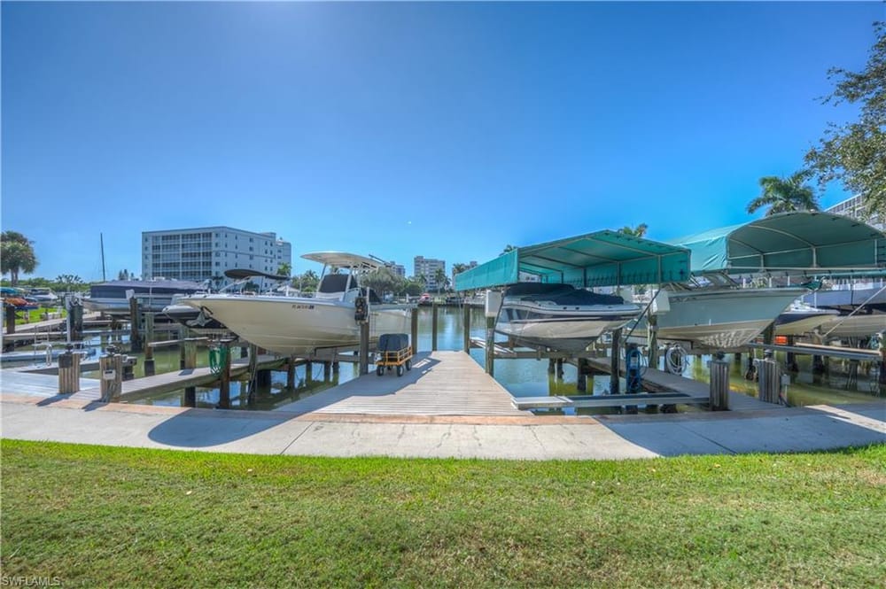 11 Bluebill Ave. 404 – #225078575 - Vanderbilt Beach