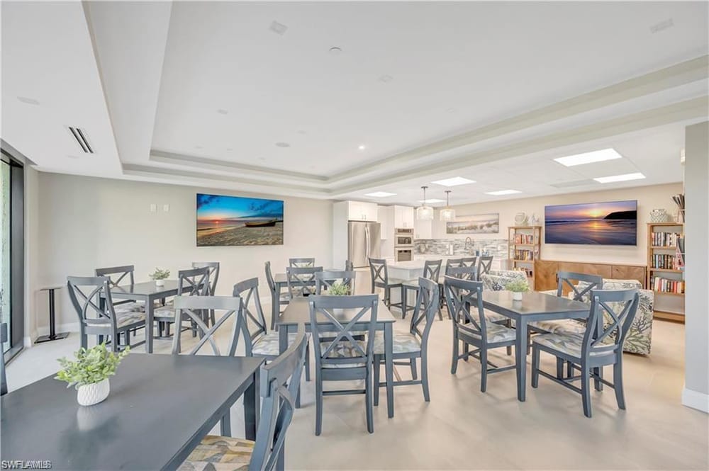 11 Bluebill Ave. 404 – #225078575 - Vanderbilt Beach
