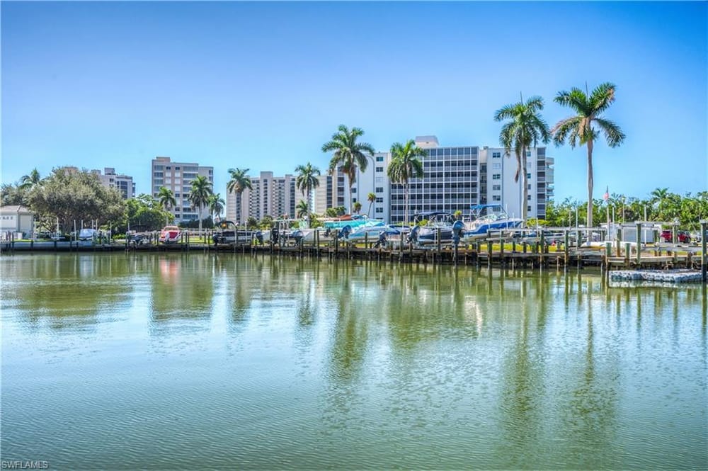 11 Bluebill Ave. 404 – #225078575 - Vanderbilt Beach