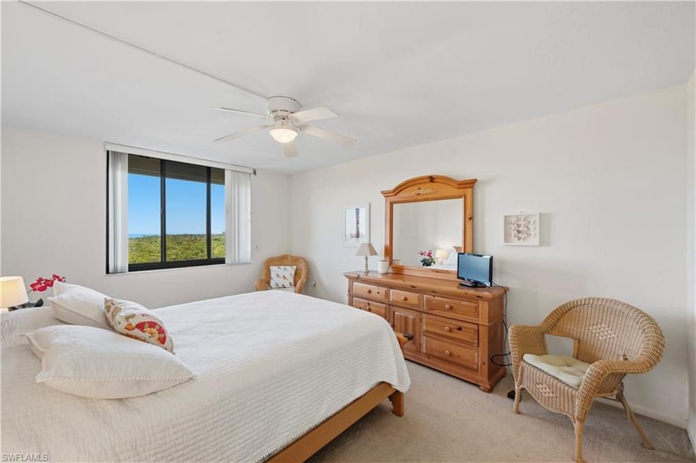 11 Bluebill Ave. 404 – #225078575 - Vanderbilt Beach