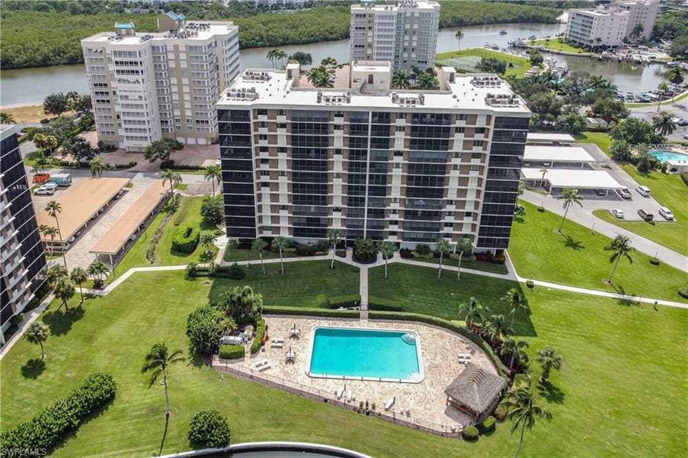 11 Bluebill Ave. 404 – #225078575 - Vanderbilt Beach