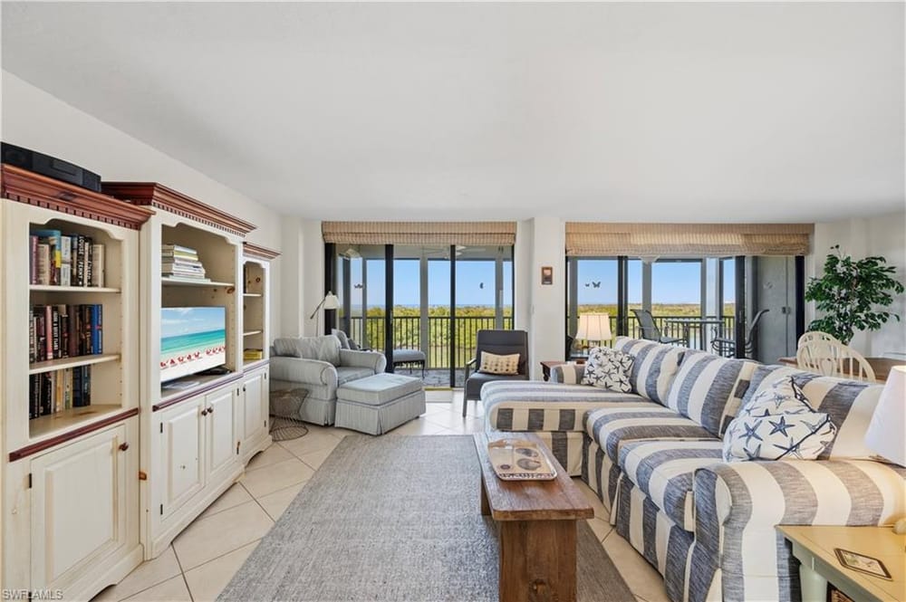 11 Bluebill Ave. 404 – #225078575 - Vanderbilt Beach