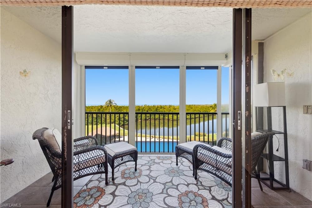 11 Bluebill Ave. 404 – #225078575 - Vanderbilt Beach