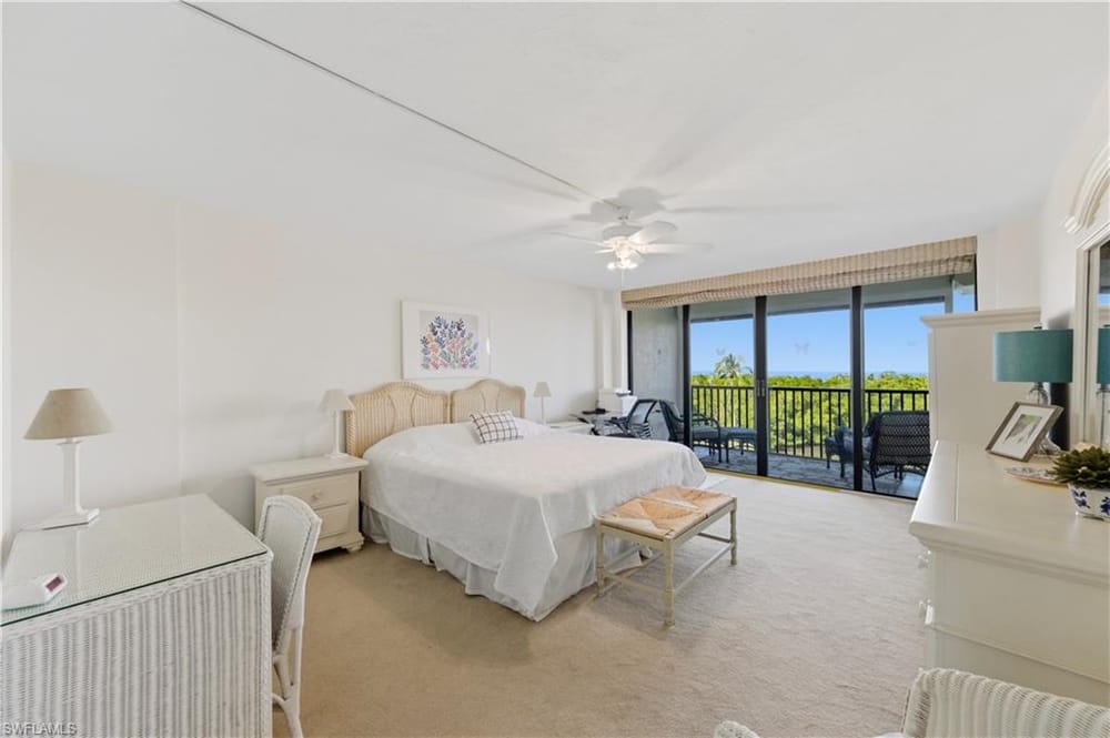 11 Bluebill Ave. 404 – #225078575 - Vanderbilt Beach