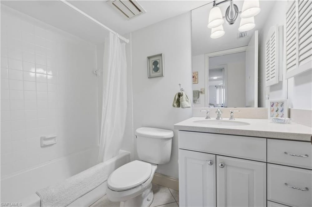 11 Bluebill Ave. 404 – #225078575 - Vanderbilt Beach