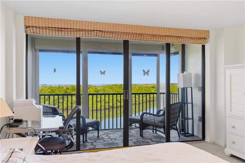 11 Bluebill Ave. 404 – #225078575 - Vanderbilt Beach