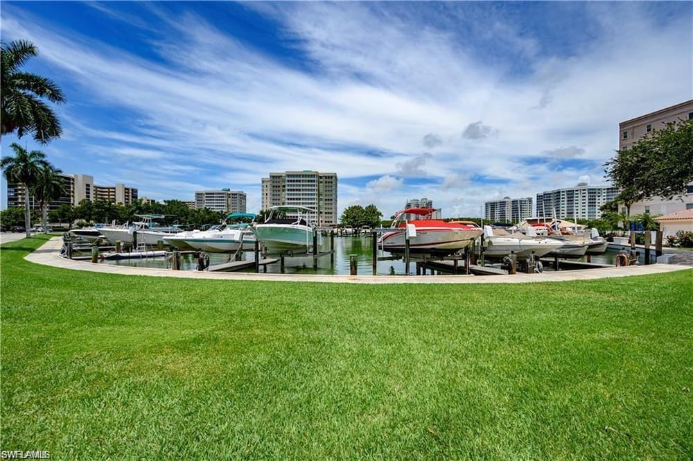 11 Bluebill Ave. 404 – #225078575 - Vanderbilt Beach