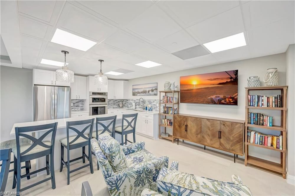 11 Bluebill Ave. 404 – #225078575 - Vanderbilt Beach