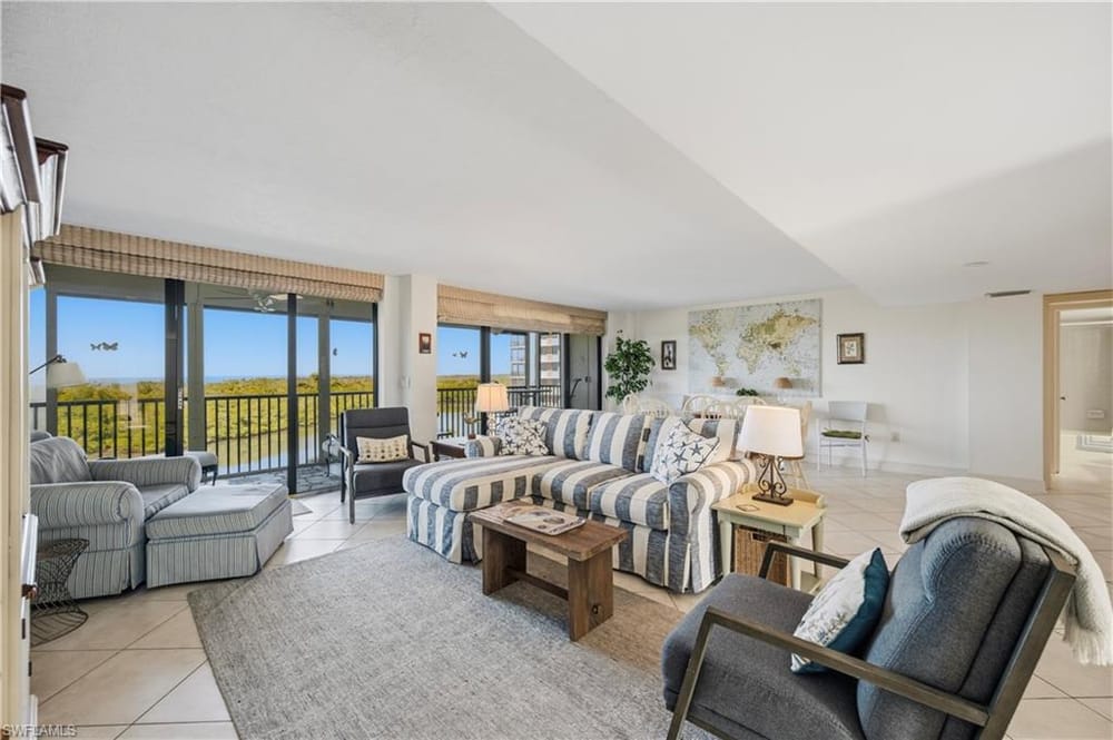 11 Bluebill Ave. 404 – #225078575 - Vanderbilt Beach