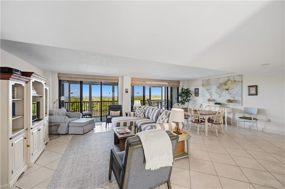 11 Bluebill Ave. 404 – #225078575 - Vanderbilt Beach