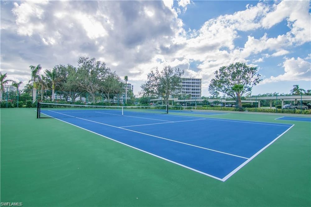 11 Bluebill Ave. 404 – #225078575 - Vanderbilt Beach