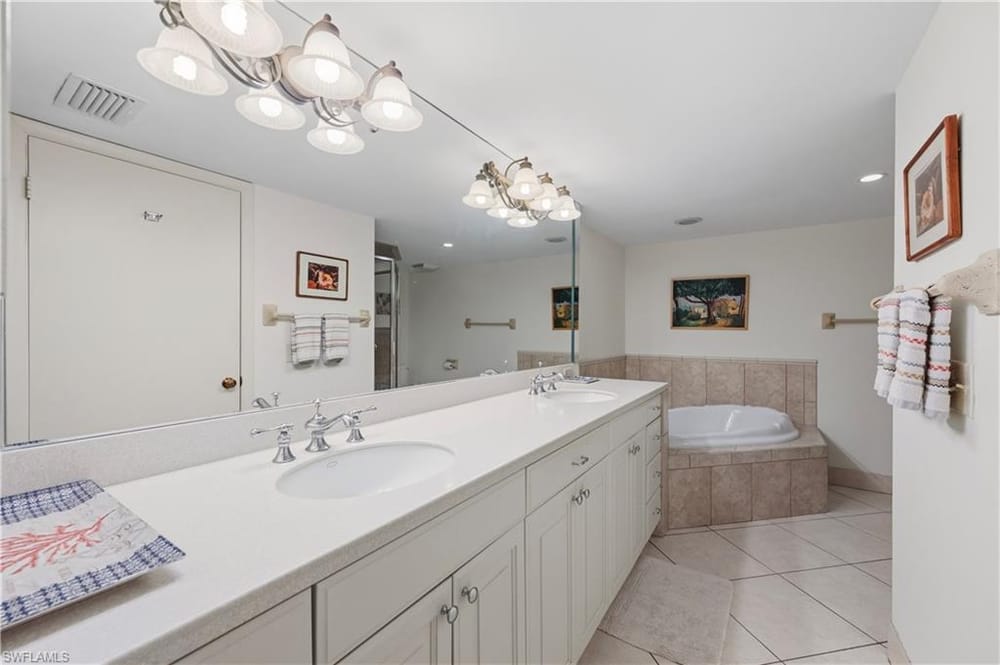 11 Bluebill Ave. 404 – #225078575 - Vanderbilt Beach