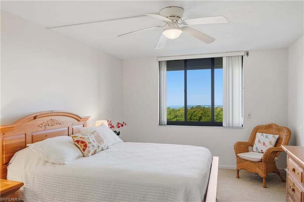 11 Bluebill Ave. 404 – #225078575 - Vanderbilt Beach