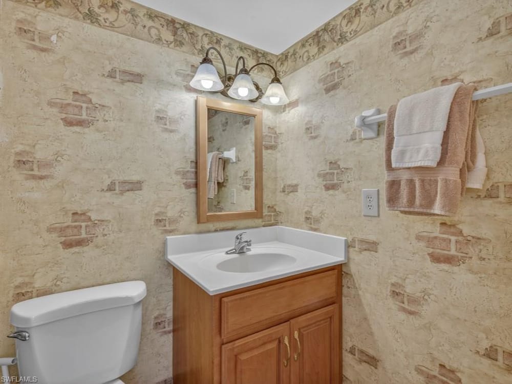 766 Central Ave. 101 – #225079624 - Olde Naples