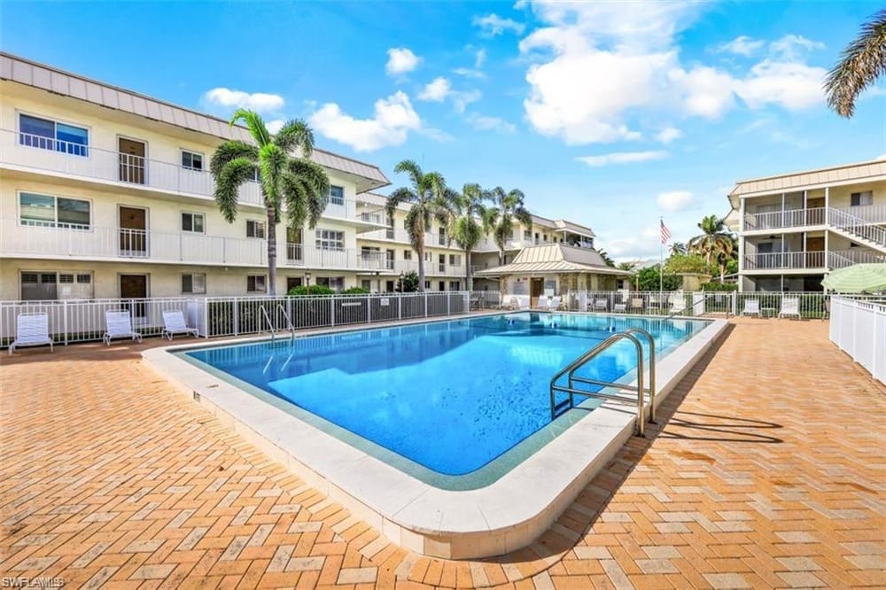 766 Central Ave. 101 – #225079624 - Olde Naples