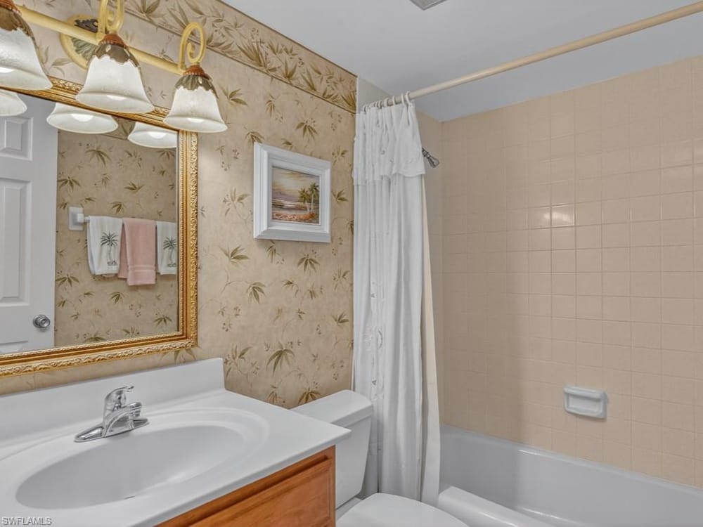 766 Central Ave. 101 – #225079624 - Olde Naples