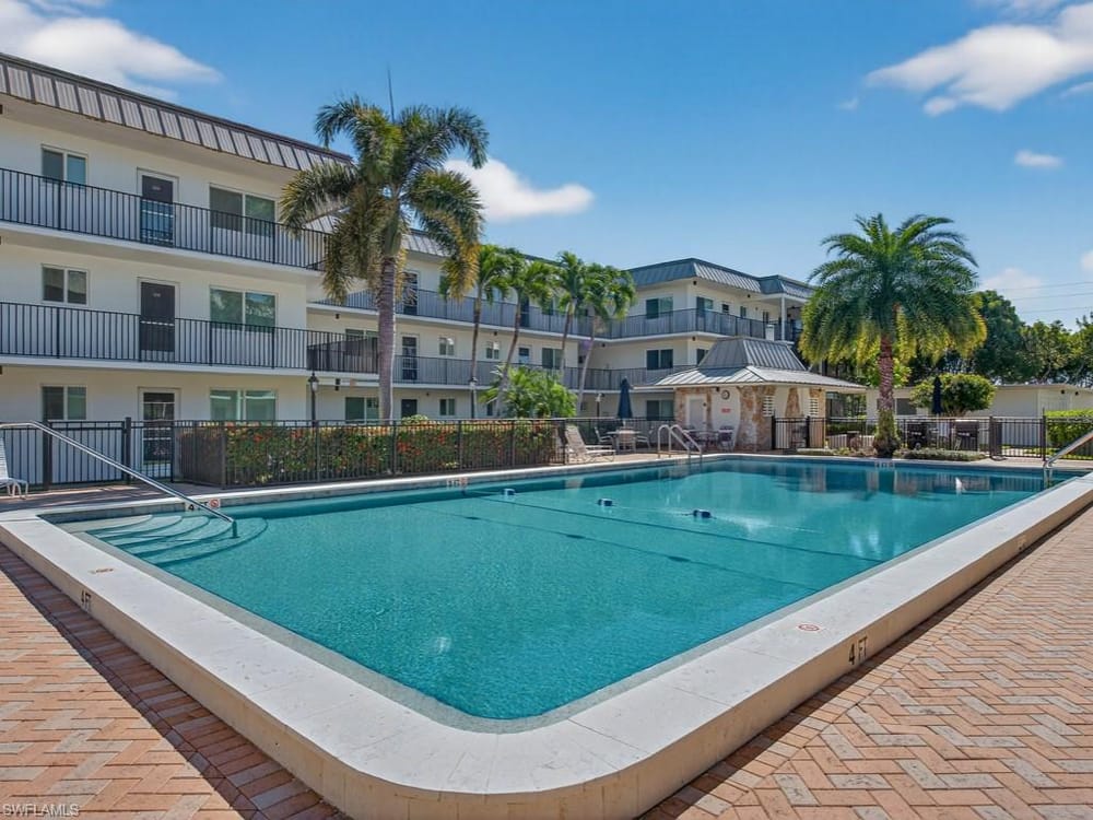 766 Central Ave. 101 – #225079624 - Olde Naples