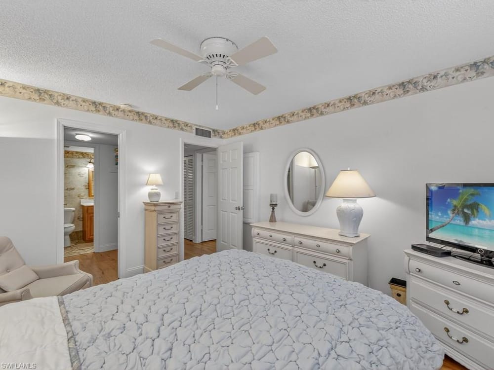 766 Central Ave. 101 – #225079624 - Olde Naples