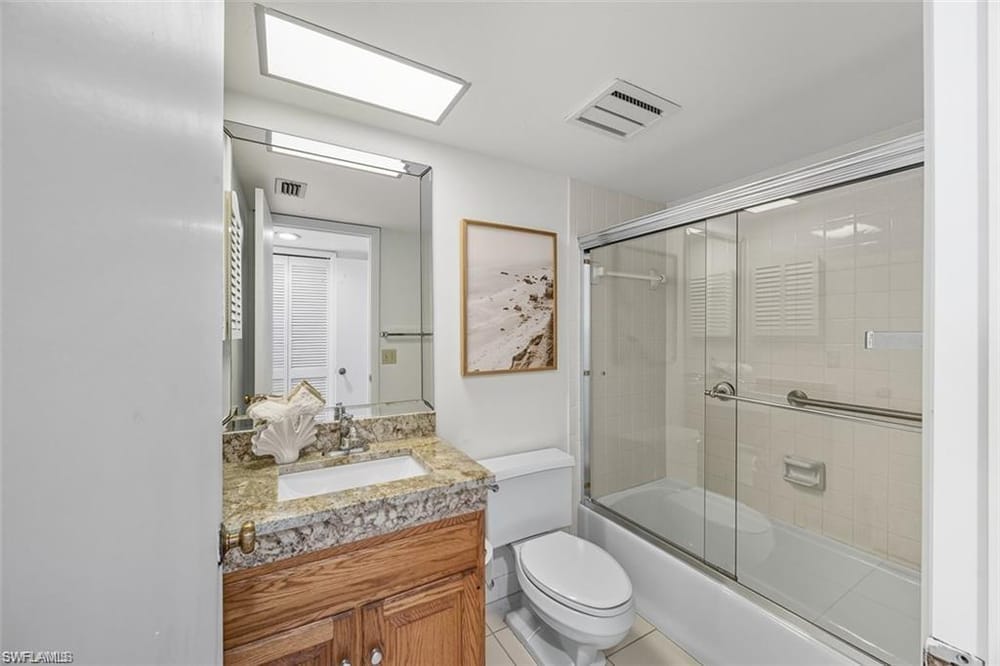11 Bluebill Ave. 1006 – #225082098 - Vanderbilt Beach