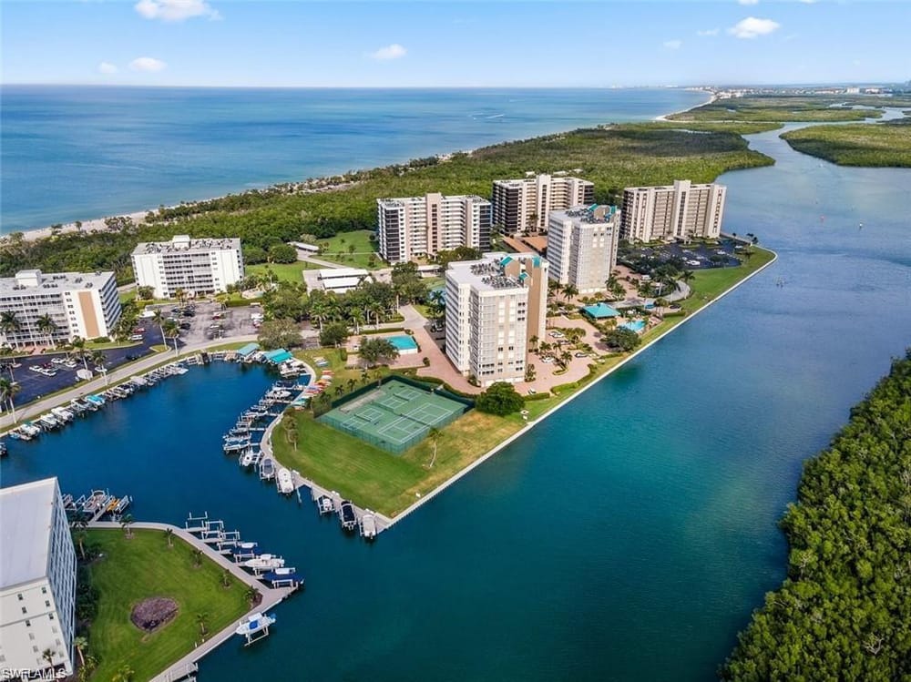 11 Bluebill Ave. 1006 – #225082098 - Vanderbilt Beach